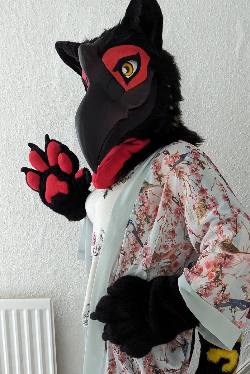 Watch out little birds, theres a bigger beak in town 🌳 First #FursuitFriday! Shes gorgeous! ❤️ 🧵made by @feralfacade !