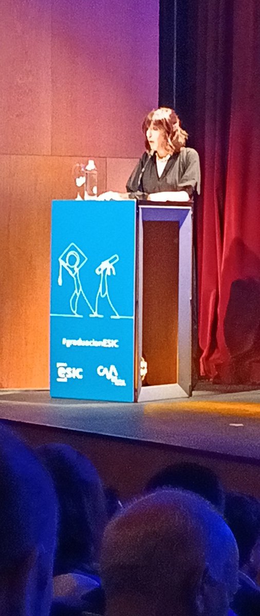 Ana Aracama, Directora de ESIC Navarra, dedica unas emotivas palabras a los alumnos de la promoción 22-23.
#PremiosASTER  ·#ESIC ·#graduacionESIC