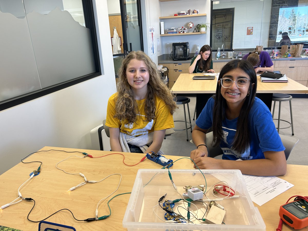 Some lightbulb moments in our electricity unit in Science 9, these kids are really bright! 😎
<a href="/RundleJrHigh/">Rundle College Jr. High</a> 
#Becurious