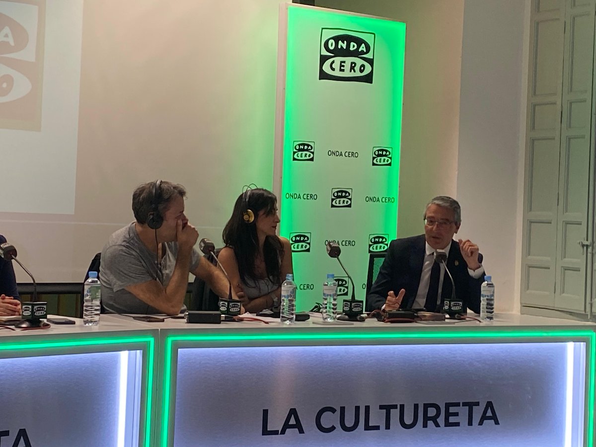 📻 La Cultureta se graba esta tarde en directo en La Térmica. 🗣️ El presidente de la @diputacionMLG ha explicado la dinámica y trasversal programación del centro de cultura contemporánea.