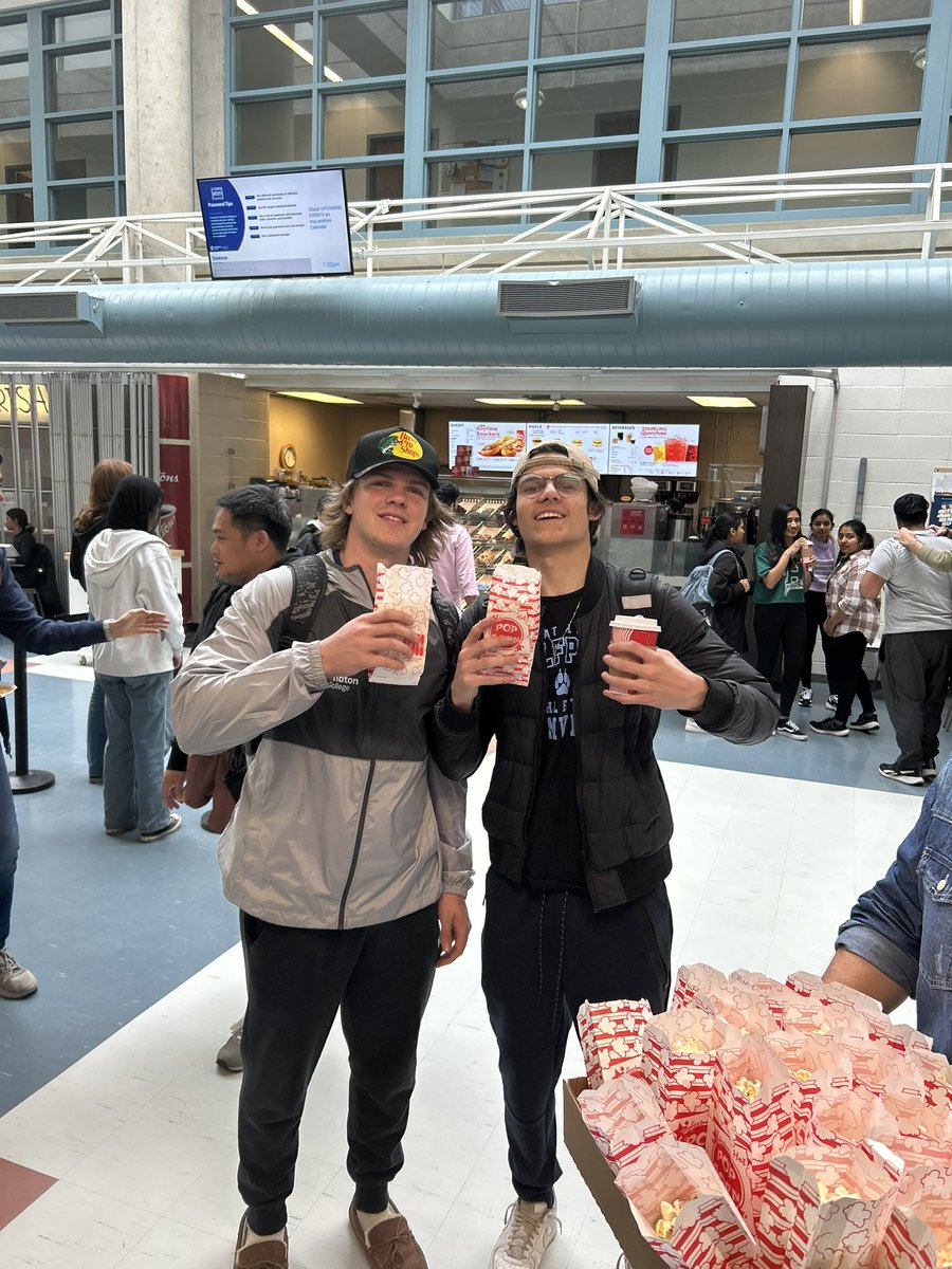 Final event of student appreciation week! Popcorn giveaway as a snack for those studying🦁🍿