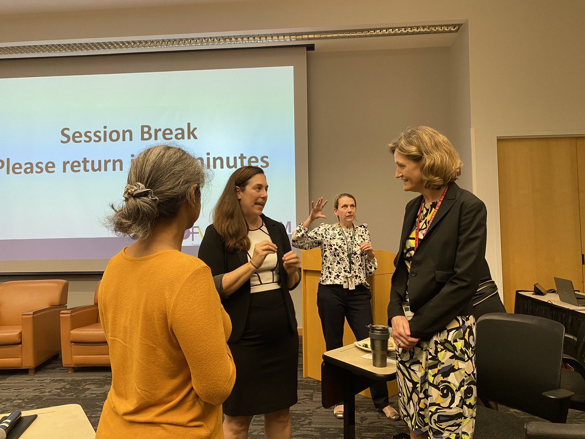 Practical tips and framework for navigating #OraginzationalPolitics from @dcoscomd at the @WUDeptMedicine #WomenInMedicine&Science seminar ➡️Build networks ➡️Reflect on communication styles ➡️Listen ➡️Recognize your strengths #MedTwitter #WashU