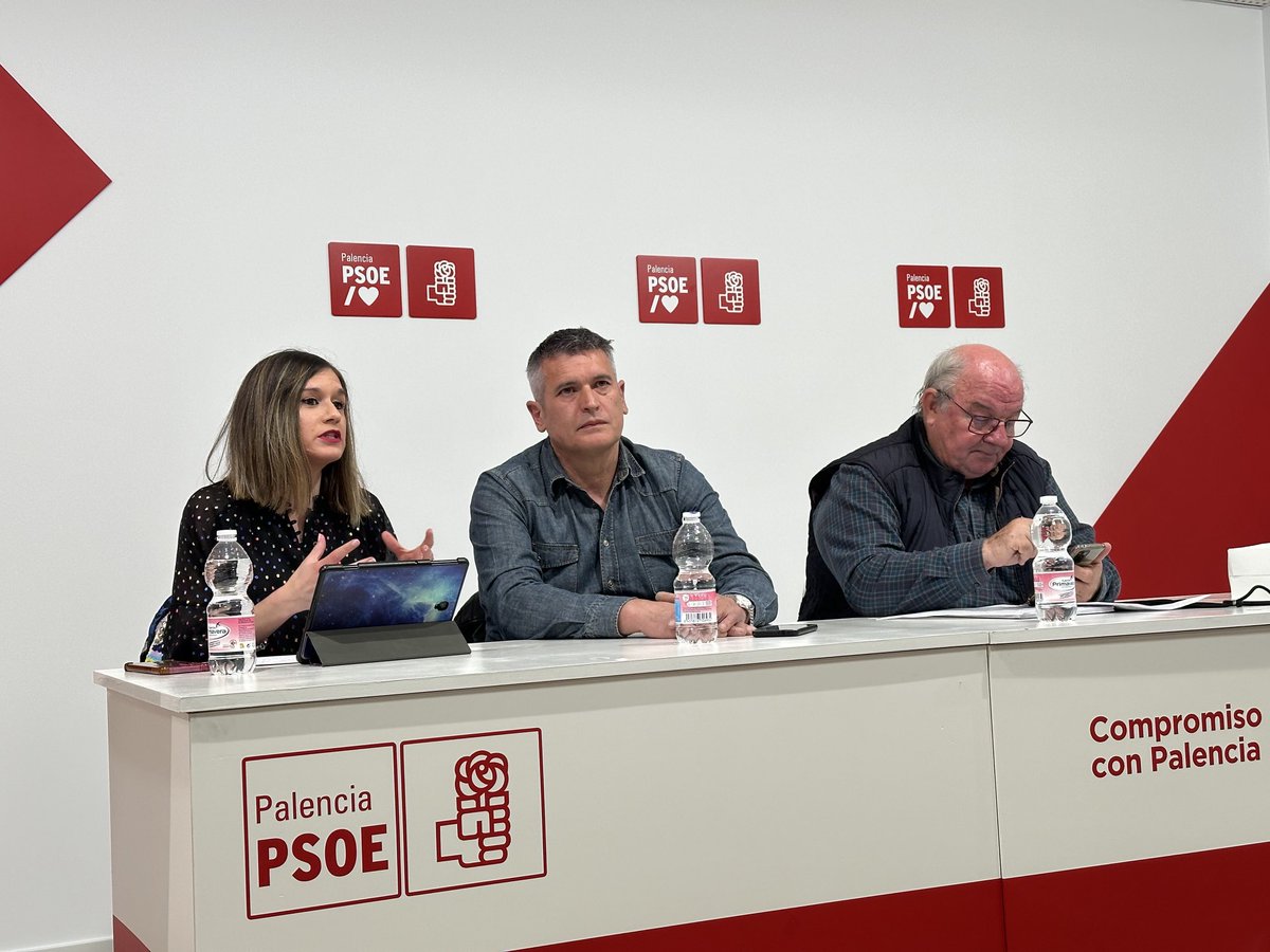 Hoy en el ⁦@psoepalencia⁩ hablamos sobre memoria democrática. En #CyL el gobierno de #PP+VOX quieren borrar la verdad de nuestra historia con su Ley de Concordia, equiparando un régimen democrático con una dictadura.