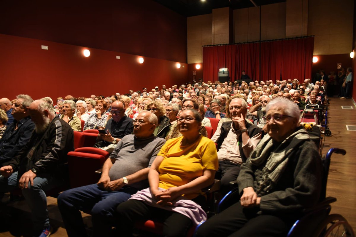 👏El teatre ha quedat petit per la primera trobada del Consell de la Gent Gran de Cassà! 
✅Volem que Cassà sigui un poble on s’hi visqui bé, s’hi pugui envellir dignament, i, si es vol, de manera acompanyada.