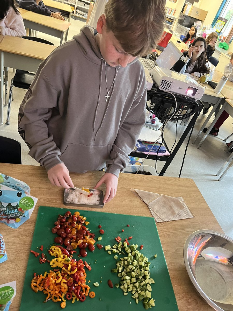 We made rice bowls today with @PureFlavor #minimunchies
Students kept asking for more!!!! @gecdsbpro @BenniePs43114