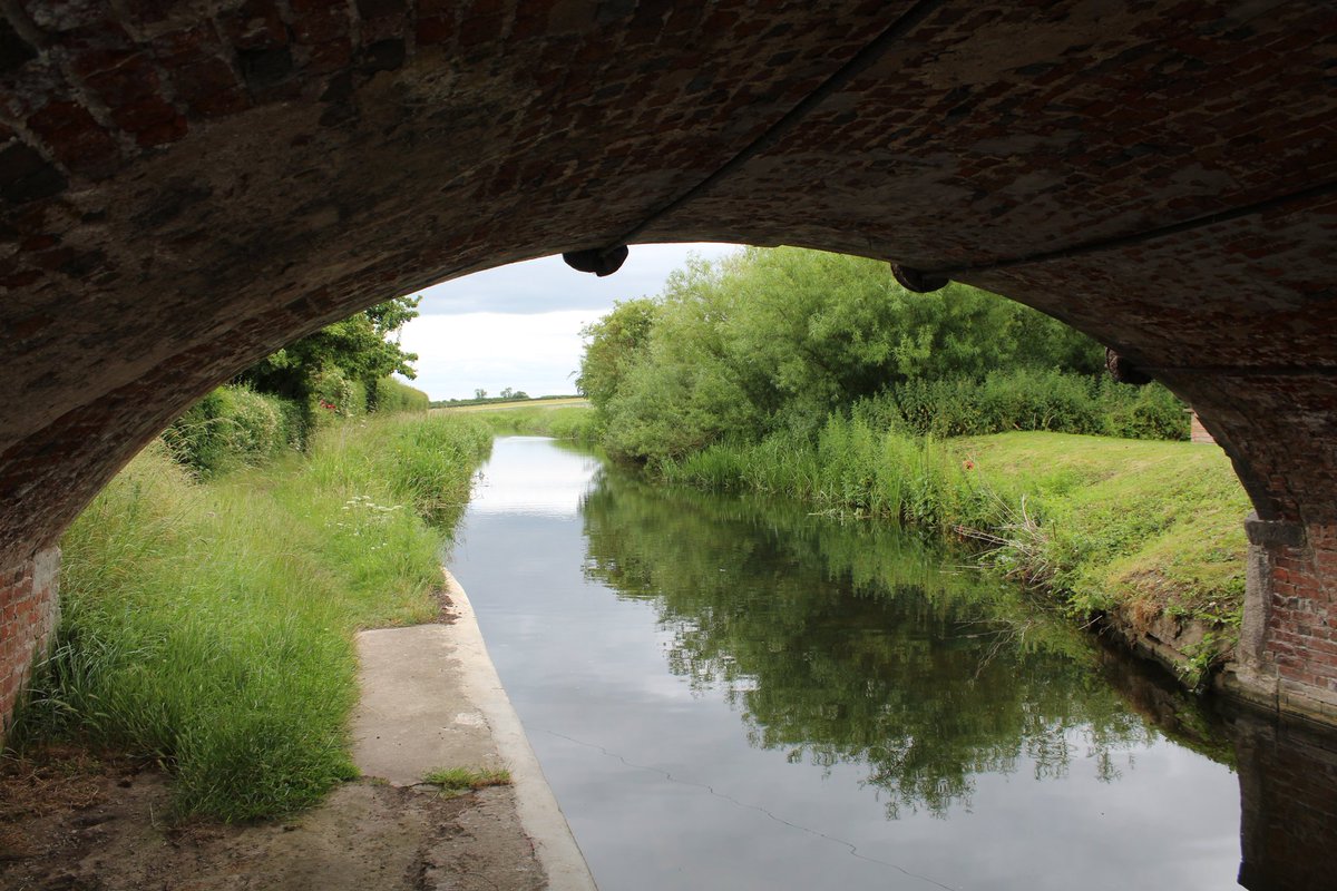 Middle Bridge No 75 .. Chesterfield Canal #Nottinghamshire #Gringley @CanalRiverTrust #Bridge #LifesBetterByWater