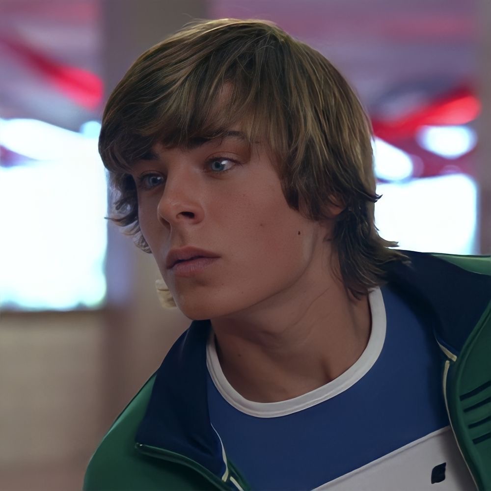 notgwendalupe's tweet image. Zac Efron in High School Musical, 2006