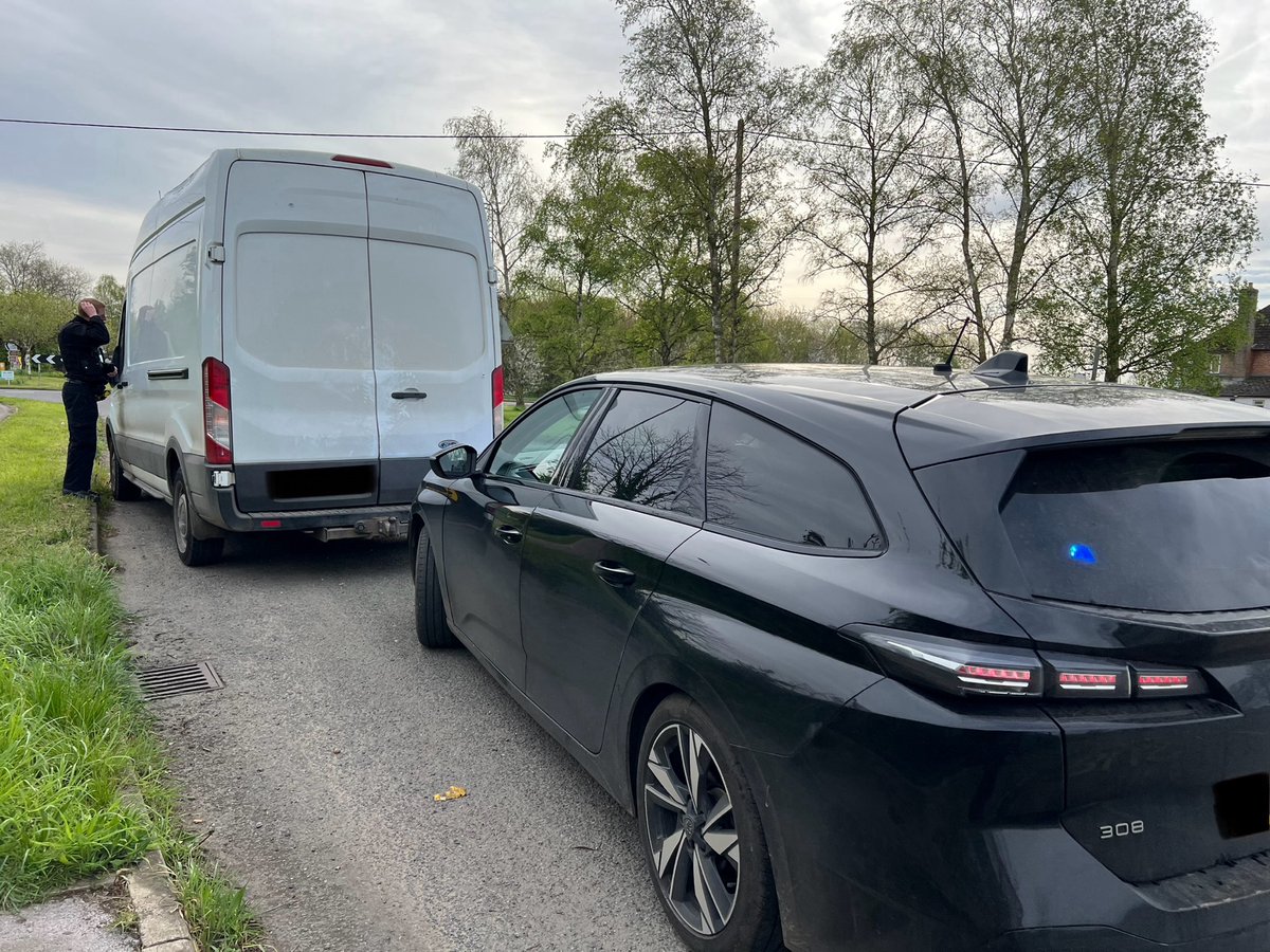 PC’s Dollery & Bowers patrolled South Oxfordshire today

1x vehicle was seized as it was uninsured, untaxed & had an expired MOT ⛔️ 1x male was searched under the Misuse of Drugs Act

The officers also visited a caravan park in Wallingford to provide crime prevention advice🔐