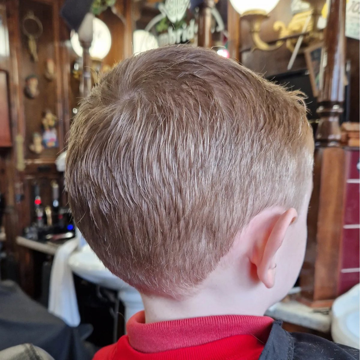 'Mane' man. What a change for young Daragh. All cleaned up for his upcoming First Communion 🙏 A very brave move to have all his hair cut short. No more Lenny the Lion....well, not for a while anyway. Well done kiddo. 👏