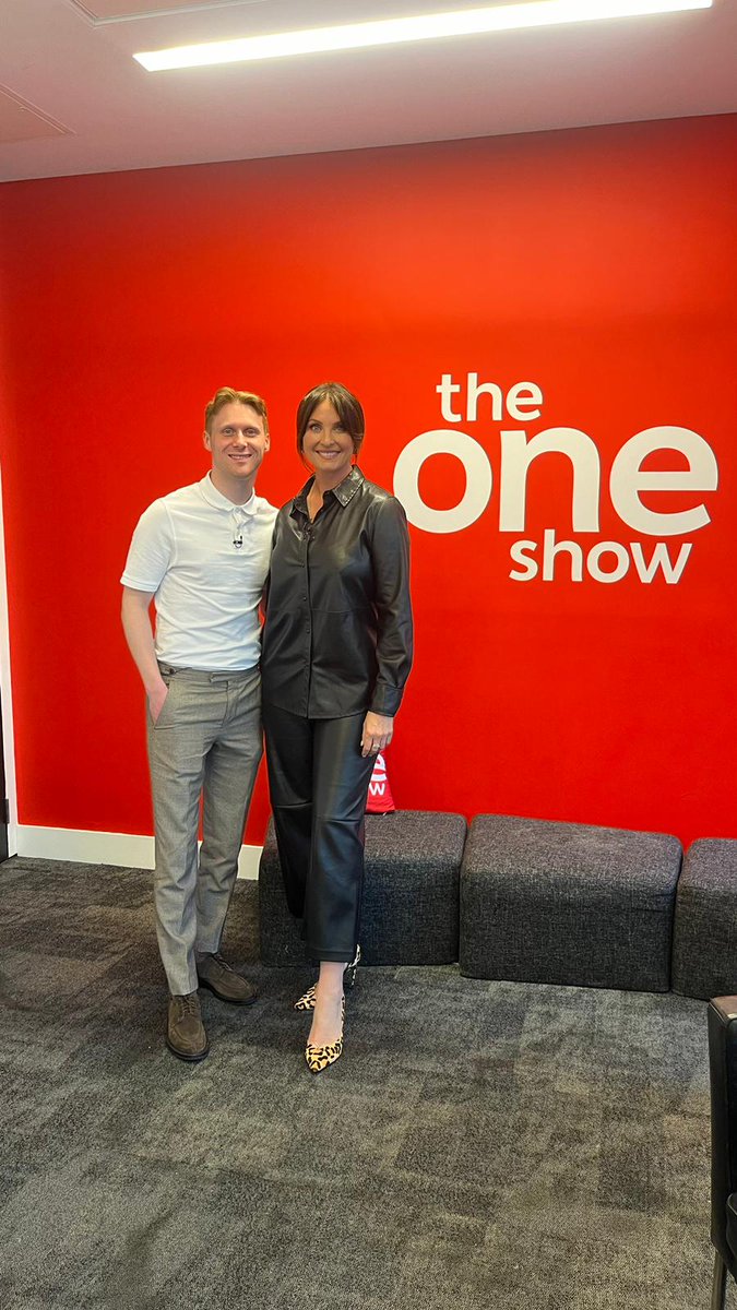 They’re the @bbceastenders stars getting ready to run the #LondonMarathon🏃 Jamie Borthwick and @EmmaBarton take a rest from training to join us on #TheOneShow sofa tonight. Watch live at 7pm 👉 bbc.in/3PZfqo8