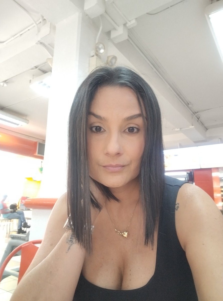 emramrojasm's tweet photo. A una semana de cumplir 43🎉 , es que ni yo me lo creo 😋 https://t.co/b0kI2ibEb0