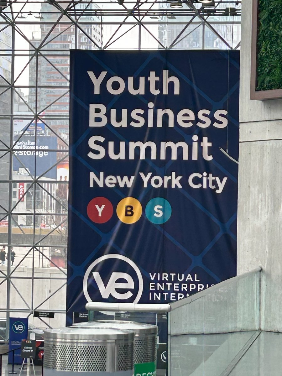 Virtual Enterprise students ready for the VE Expo (Youth Business Summit) at the Javits Convention Center! @RonGamma @DrAPease @MaryDevane2