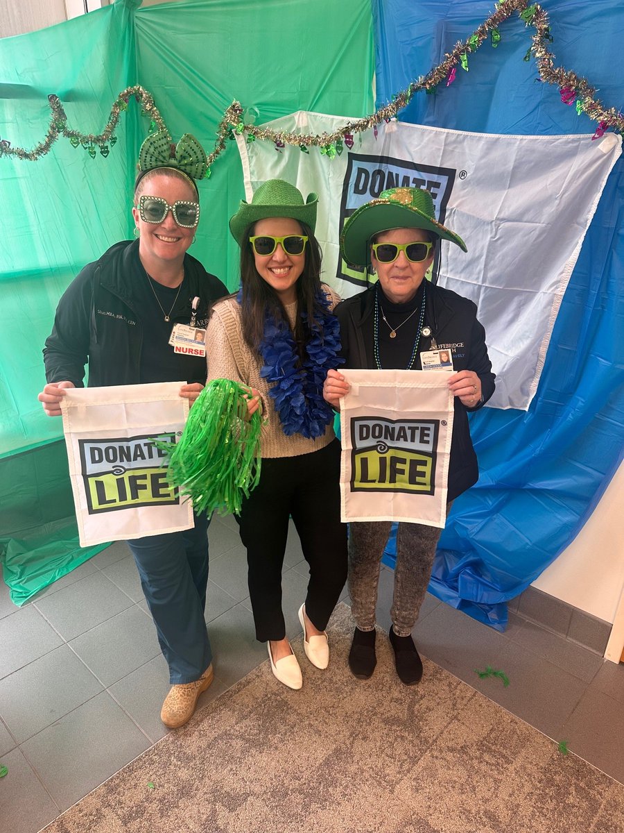 #LifeBridgeHealth teamed up with @InfiniteLgcyOPO for #DonateLifeMonth to hold celebrations throughout our health system in April. @CarrollHospital recently held a tabling event with stations for cupcake decorating, rock decorating and a photo booth.