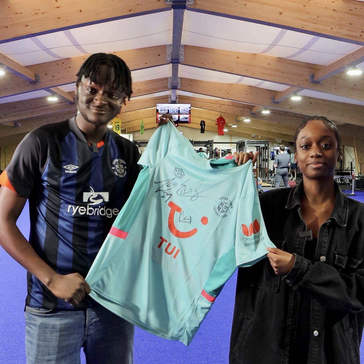 Want the chance to win this signed @LutonTown training shirt? 🤩👕 Head over to our Instagram to watch our latest video & see how you can take part in the giveaway: instagram.com/uniofbeds 👈 Good luck to the Hatters today against Man City! 🙌⚽#PremierLeague #LutonTown #MCILUT