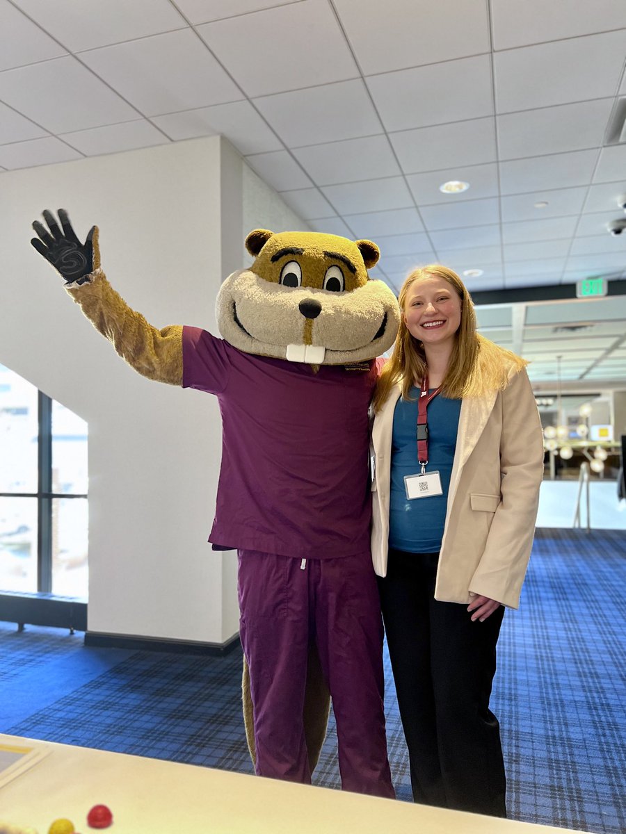 Karriemolitor's tweet photo. Goldy made an appearance at neuromod today! He visited the MnDRIVE Brain Conditions booth so we snapped a couple pictures with him. #Neuromod2024 #IEMInnovationWeek #UMN https://t.co/CgXkhTczQU