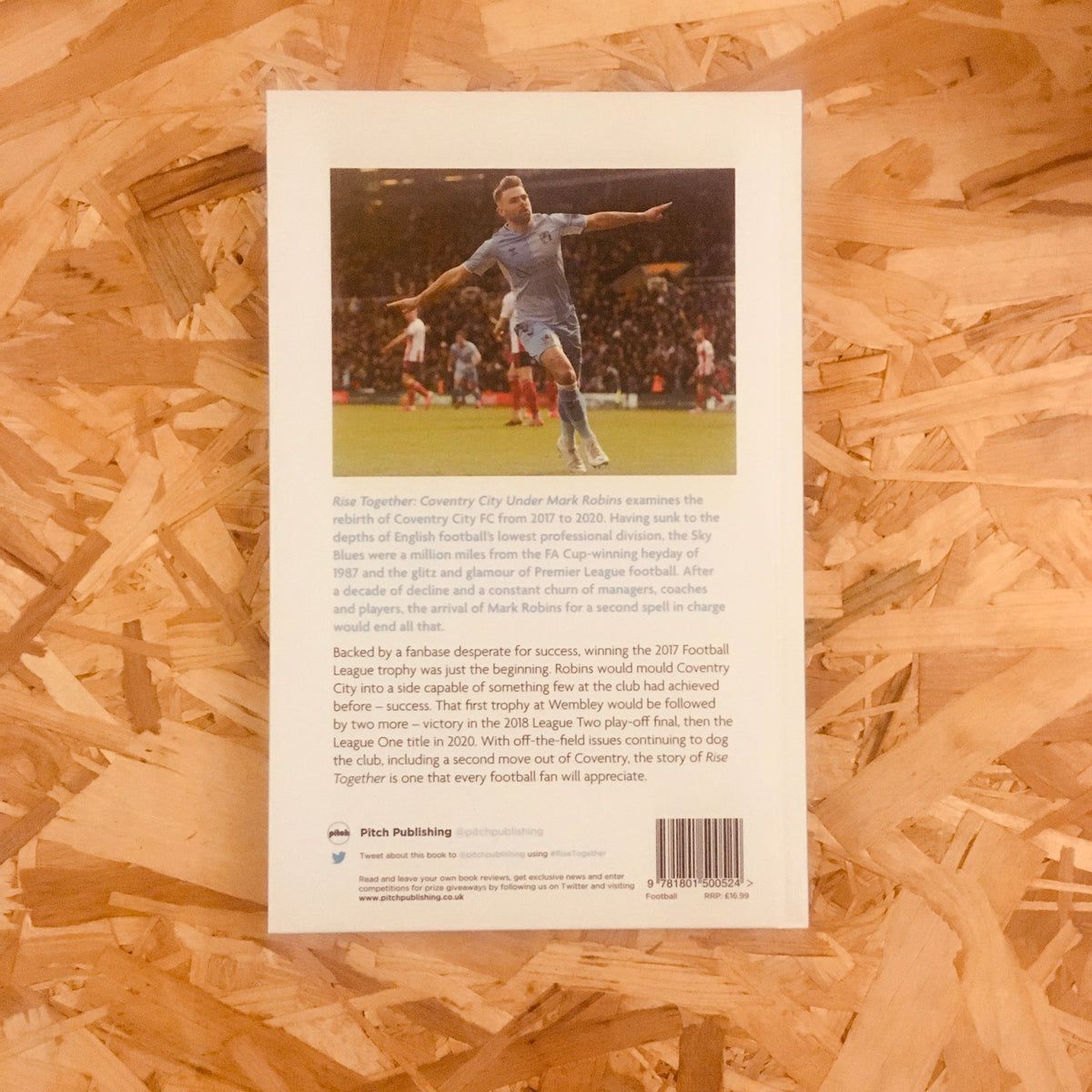 𝐑𝐄𝐒𝐓𝐎𝐂𝐊 | RISE TOGETHER by @Adam_Sloman Examines the rebirth of @Coventry_City from 2017-20. After a decade of decline, and a constant churn of managers, coaches and players, Mark Robins' arrival for a second spell would end all that. #pusb 🛒 stanchionbooks.com/products/rise-…