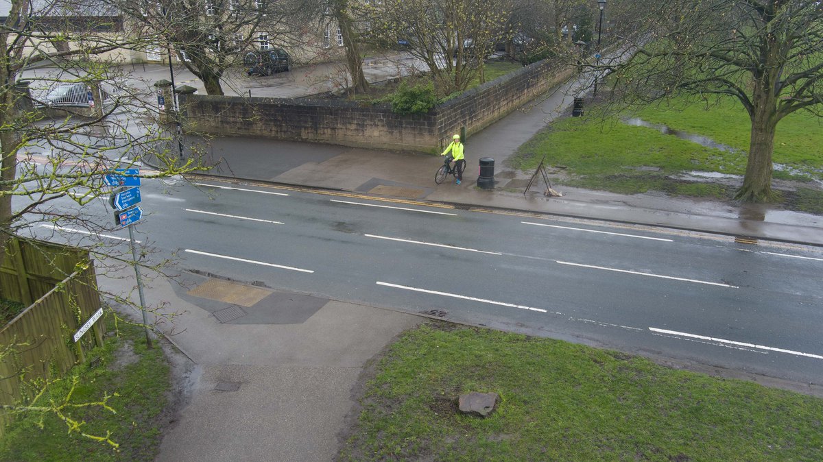Let us know your views on two proposed crossings at the junctions of Slingsby Walk and Oatlands Drive plus Slingsby Walk and Wetherby Road in #Harrogate. Find out more and have your say at northyorks.gov.uk/news/2024/shar…