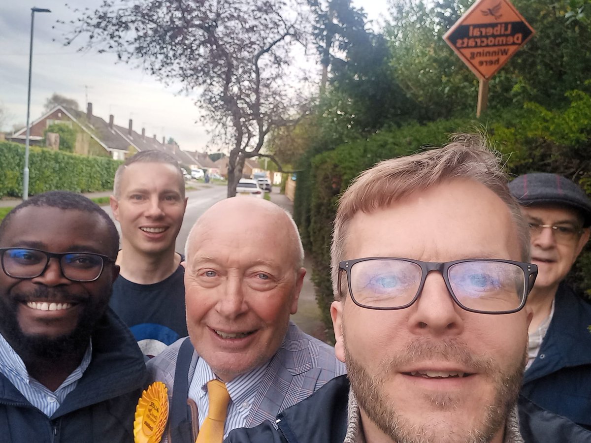 Great response knocking on doors in Burbage tonight. Lots of people backing #libdems Barry Walker to gain the County Council seat from the Tories