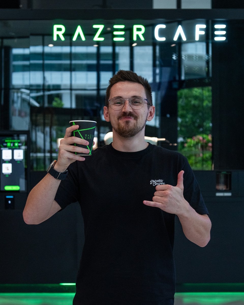 We were thrilled to welcome @syndicate as he rolled up to Razer SEA HQ. From catching up with our Chief Gamer @minliangtan to chilling out at the Razer Cafe, it was the highlight of our day.