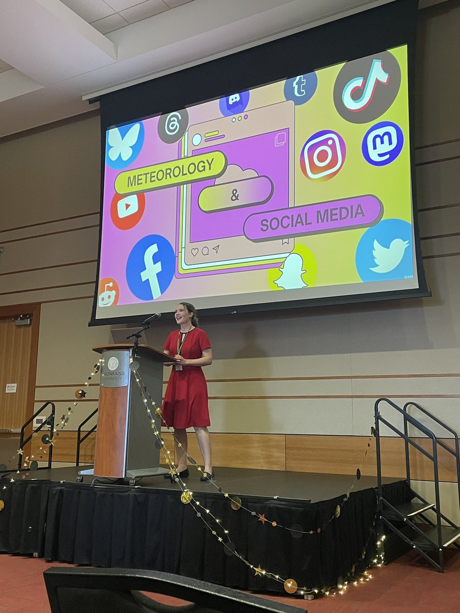 Last weekend I debuted my Meteorology & Social Media presentation at my alma mater @ValpoU 🌪 Thank you @NWI_AMS for this opportunity! 🤎💛 GLMC is always one of the best meteorology conferences every year ⛈