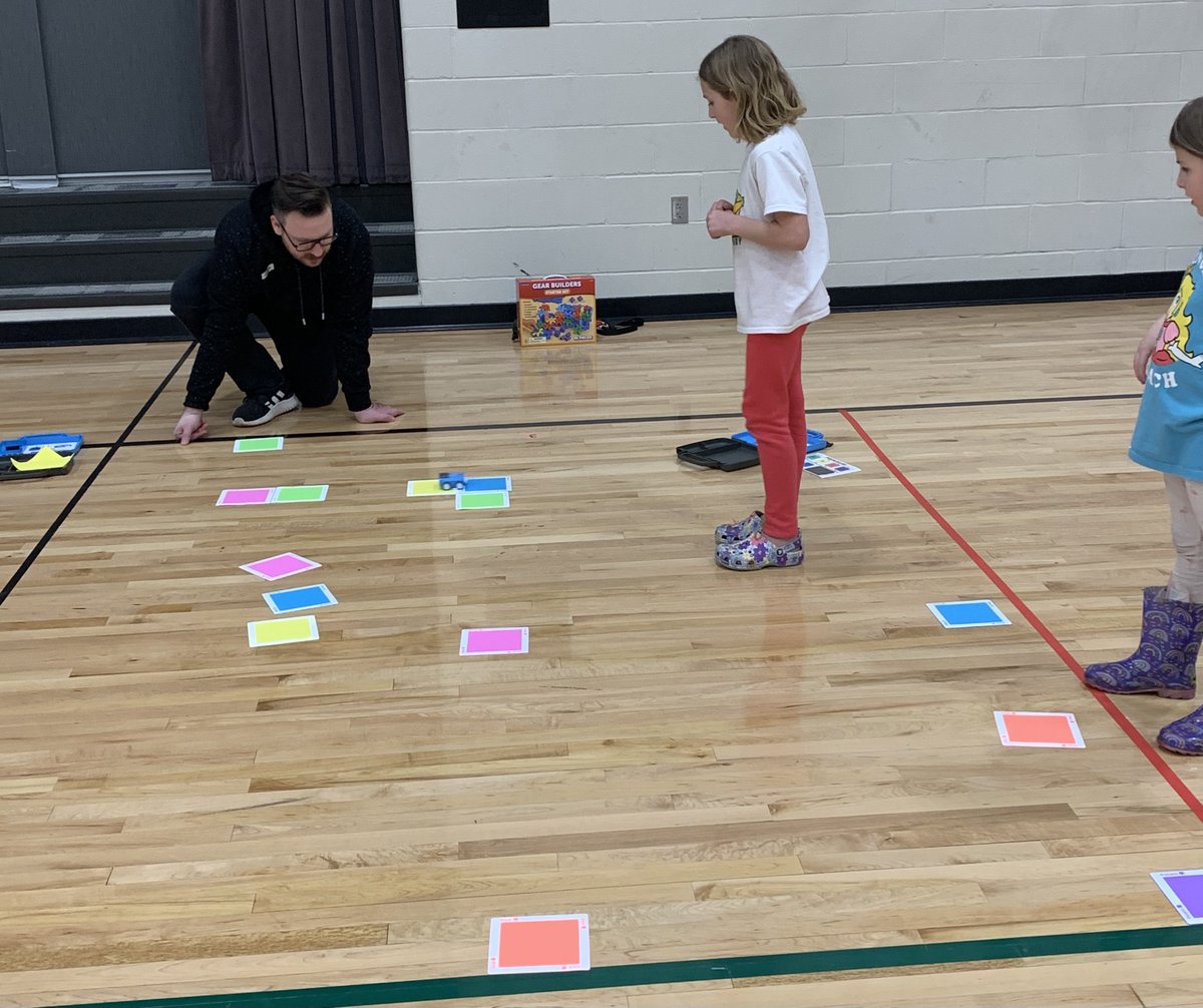 Celebrating School Library Month at @OPS_GiffordPark! Families had fun at spring family night, engaging with Sphero robots and getting creative with Lego Education kits. From navigating color-coded mats to crafting snow shovels, it was an unforgettable evening of learning!
