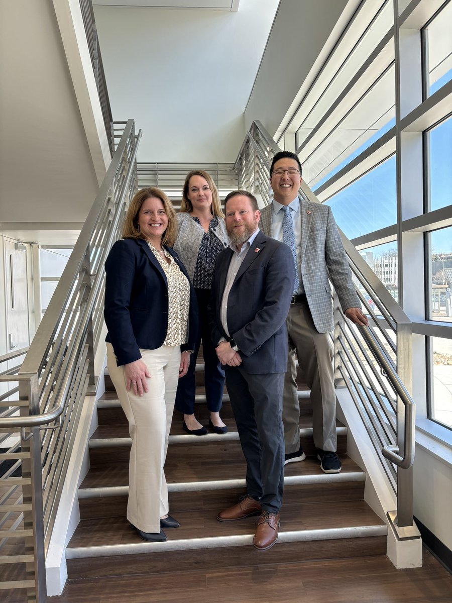 DrHowardLiu's tweet photo. Congrats to my fellow #NUDEAL fellows on an amazing leadership experience! 

Shout out to @DeleDaviesMD and the senior vice chancellors from @unmc @UNOmaha @UNKearney @UNLincoln for sponsoring this incredible program. 

We must invest in the future of higher ed 🌱☀️ https://t.co/NpZKTp256N