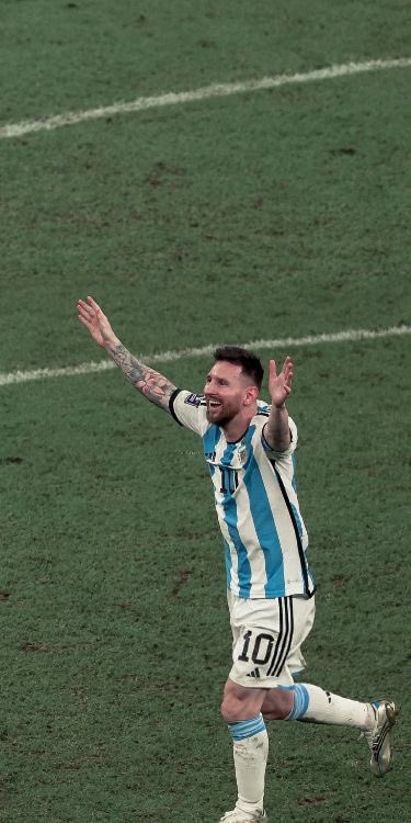 james maddison 🏴󠁧󠁢󠁥󠁮󠁧󠁿 :

“Futbolu bilmeyenler bilsin ki Dünya kupası sonucu Messi tüm zamanların en iyi oyuncusu olup olmadığını belirlemedi o her zaman en iyisiydi..Buna ihtiyacı olduğunu düşünen insanlar için yaptı..