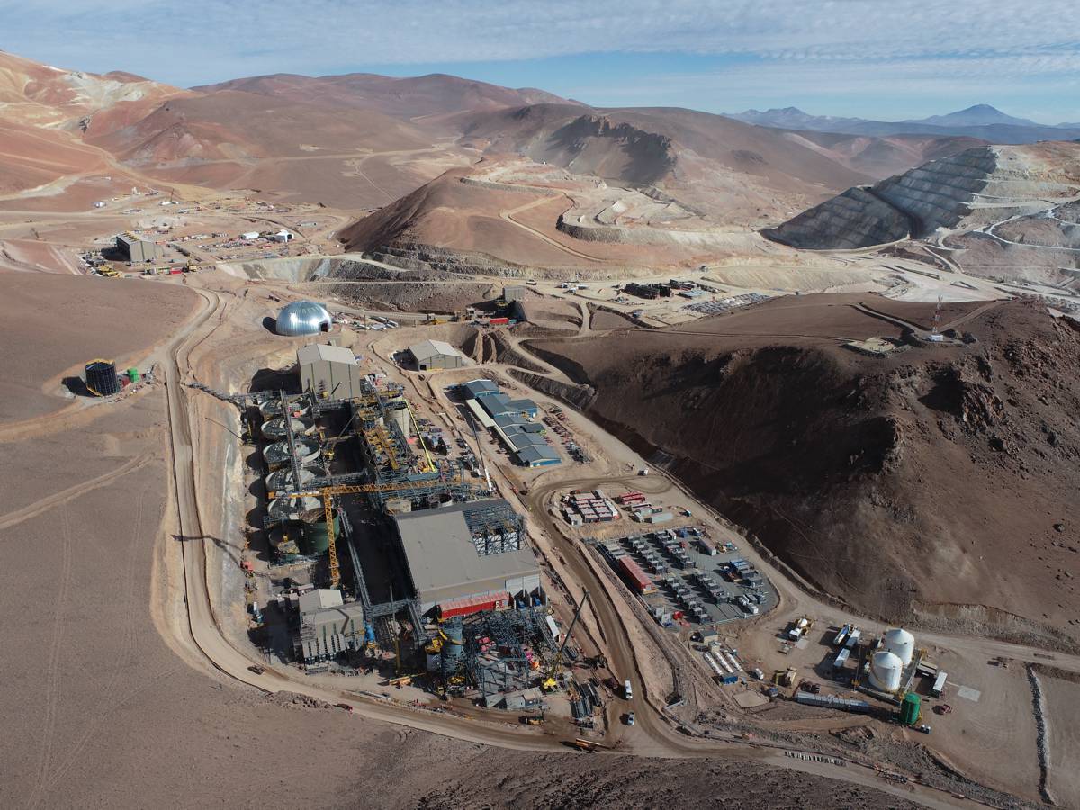 🌐 Fluor Spearheads Major Gold Mining Project in Chile 🌐 🏔️ Dive into Fluor's involvement in a significant gold mining initiative in Chile, highlighting the company's strategic role in developing one of the region's most promising deposits. This article explores the scope of…