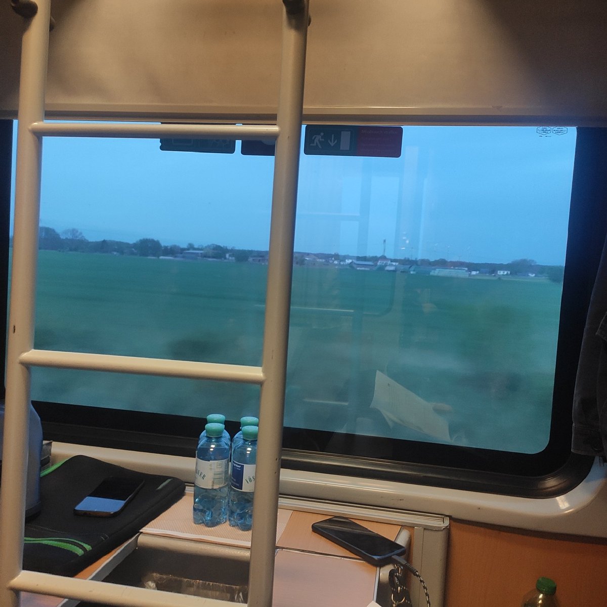 Heading to #EGU24 by #nighttrain from Berlin to Vienna . It is my first night train experience. So far so good! Hope to see friends and colleagues soon #traintoEGU