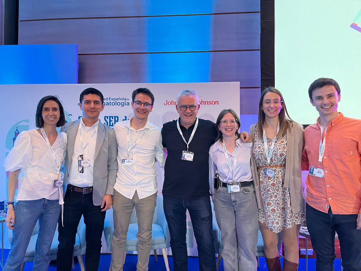 #tutyresi24

📢Es la hora del #Reumatrivial 

🌟El equipo JOVREUM <a href="/JC_SarmientoM/">Juan C. Sarmiento-Monroy</a> <a href="/DiegoBenavent/">Diego Benavent</a> <a href="/pcdayer/">Paloma #SOSMarMenor</a> <a href="/MartaAgZam/">Marta Aguilar</a> Raquel dos Santos participan en el Reumatrivial de este año 

Gracias a la <a href="/SEReumatologia/">Soc.Esp.Reumatología</a> por contar con nosotros 🤗