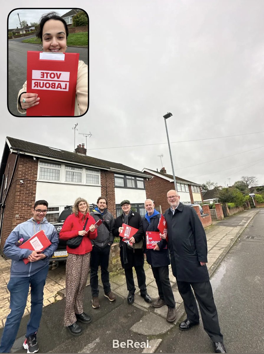 Out in Mansfield with @steveyemm, campaigning for @ClaireWard4EM for and @gary_godden 🌹 Ben Bradley is already failing residents as the MP for Mansfield and leader of Notts County Council. On 2nd May, you have the power to stop him getting his third taxpayer-funded job.
