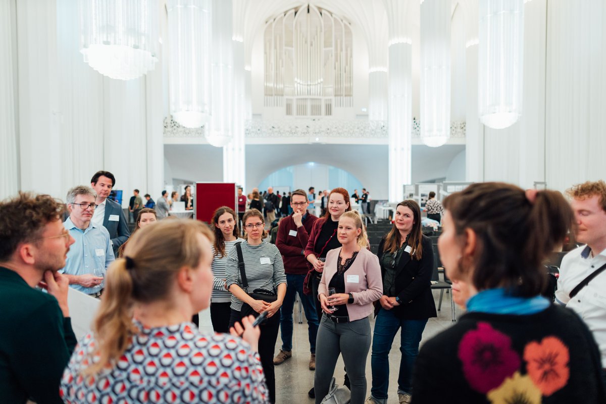 Neue Kontakte knüpfen und über #Wissenschaftskommunikation diskutieren: Beim 2. #WissKommUL-Symposium an der #UniLeipzig haben sich gestern Wissenschaftler:innen, Kommunikator:innen und externe Gäste im Paulinum getroffen: magazin.uni-leipzig.de/das-leipziger-…