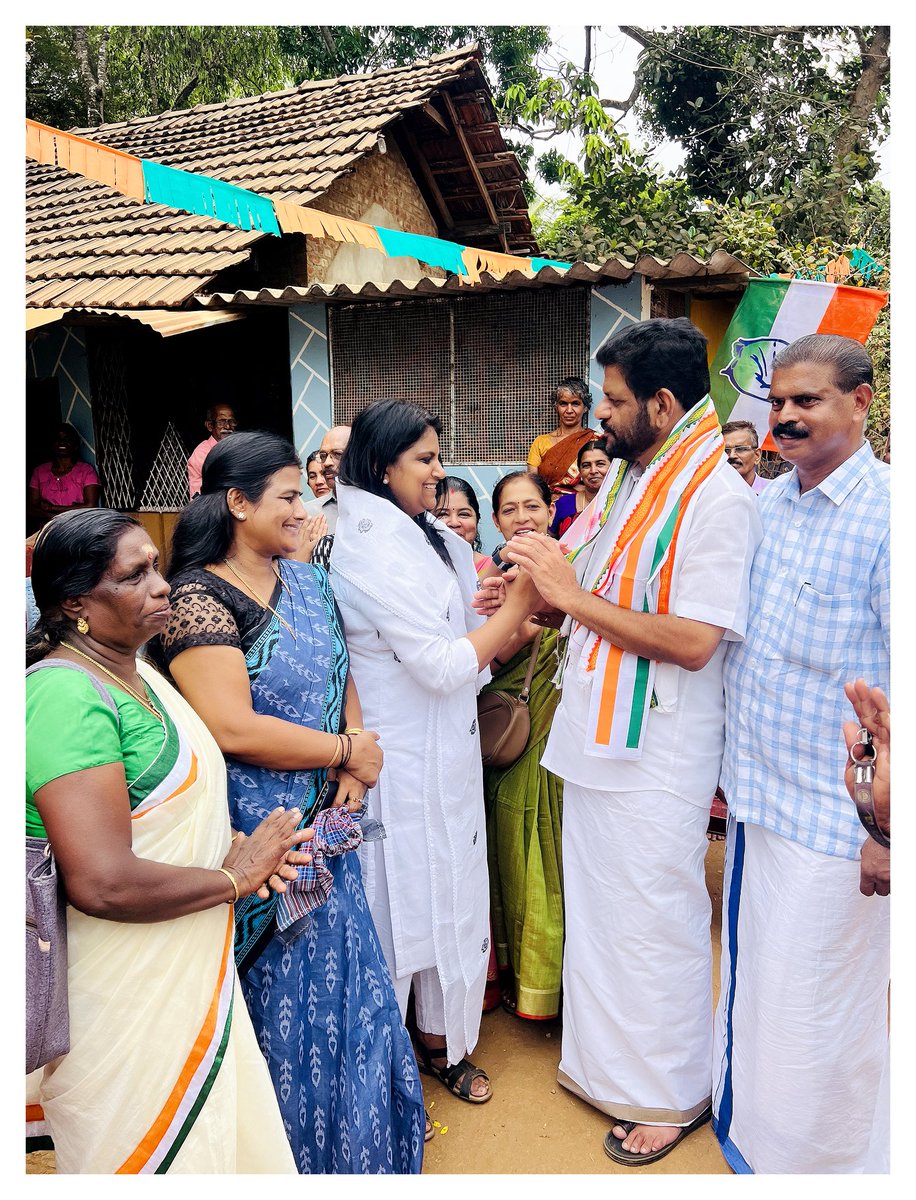 'VK Sreekandan again' 💪in Palakkad.... Joined in the election campaign of Palakkad UDF candidate Shri. VK Sreekandan. Also campaigned for UDF's election promise 'Mahila Nyay - 5 Guarantees'.