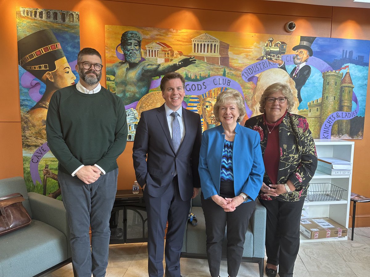 We were honored to host ⁦@Bobby4Brooklyn⁩ for the day as he toured the classrooms of ⁦@AIMSchool⁩ with Jason Borges, Executive Director, NYC Public Schools Literacy Colloborative ⁦@patroberts6⁩ #literacyforall #literacy