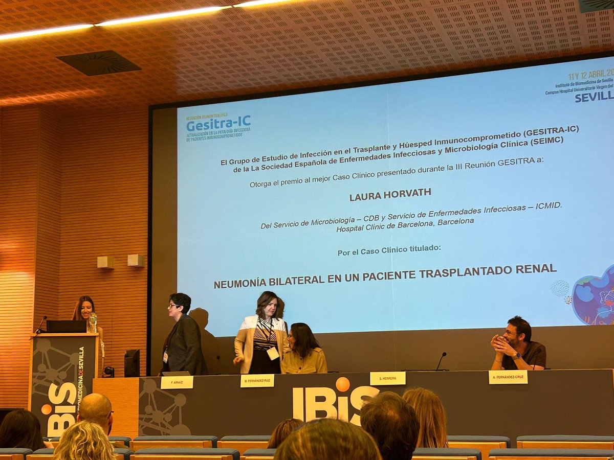Superorgullosos de @lauraahorvath que ha guanyat el premi al millor cas clinic de la III Reunión de GESITRA. Enhorabona Laura! <a href="/GesitraIC/">Gesitra-IC SEIMC</a> <a href="/SEIMC_/">SEIMC</a>  <a href="/hospitalclinic/">Hospital Clínic</a>