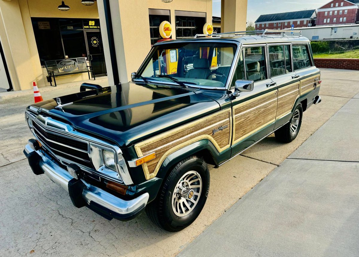 1991 Final Edition Jeep Grand Wagoneer in Hunter Green hemmings.com/auction/1991-j…