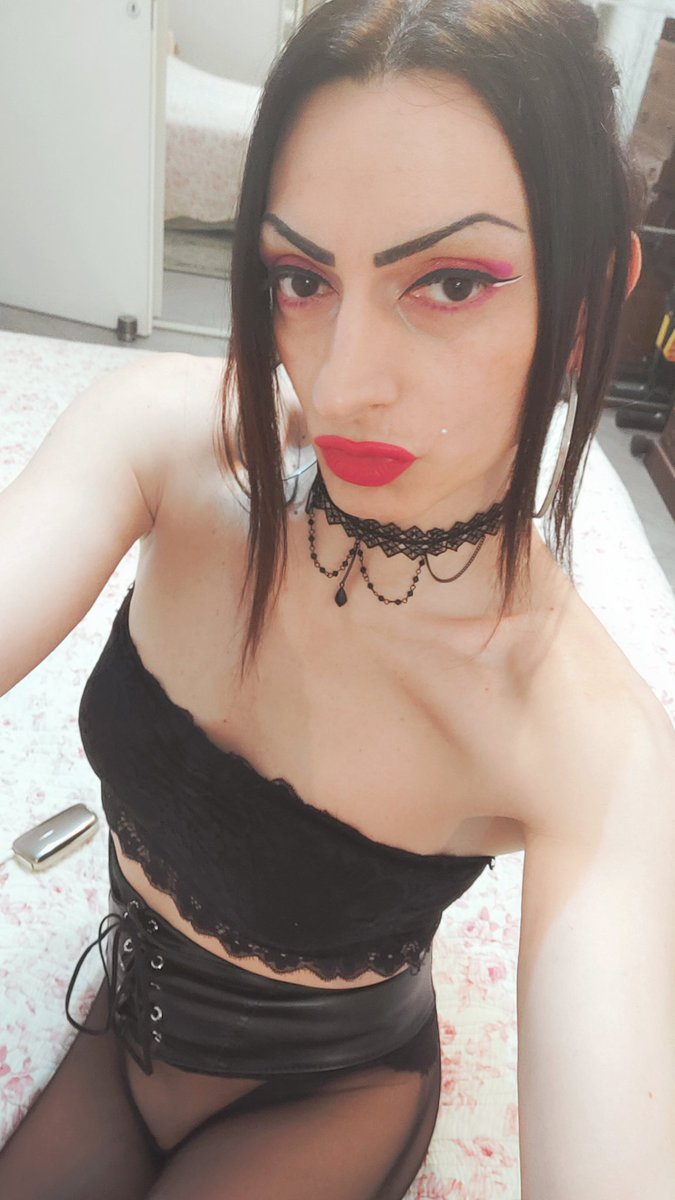 vikiquinn00's tweet photo. 💀⛓️Buon pomeriggio⛓️💀
Outfit per serata #BDSM parte2
Sapere che siete pronti ad accontentare le mie richieste a ogni mio accenno mi rende molto contenta..
Se anche tu ami accontentare le mie richieste fai il #Retweet dei tweet
#tgirls #fetish #nylon #highhells #feetworshi̇p https://t.co/DAwWUTPrqk