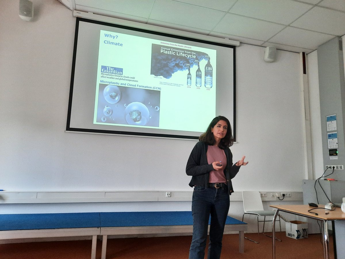 This afternoon the #Nvbm has its spring symposium about new measurement techniques in #Meteorology. <a href="/Mahrooz2022/">Mahrooz</a> is the first speaker explaining about measurement techniques for fluxes and concentrations  of microplastics in the #atmosphere