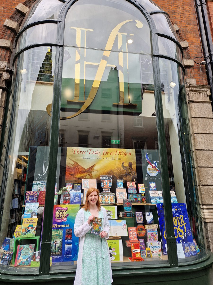 Thanks @Hodges_Figgis! Signed copies of #IntoTheWitchwood by @meabhmcdonnell now available ✨