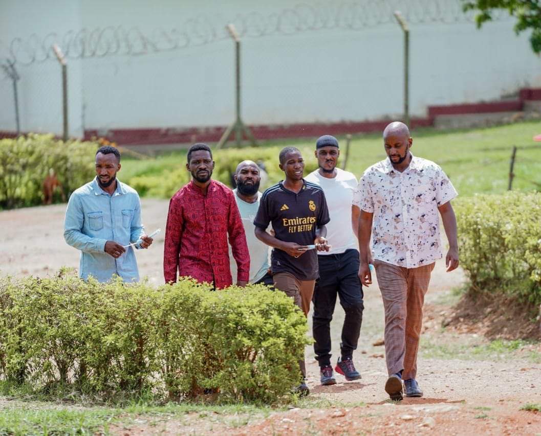 HEBobiwine's tweet image. The criminal regime has this afternoon blocked us from seeing our comrade brothers stuck at Kitalya Prison for over three years. The officers on duty told us that they were following instructions from above. They told us that only Johnson Byabashaija, the Prisons boss can permit…