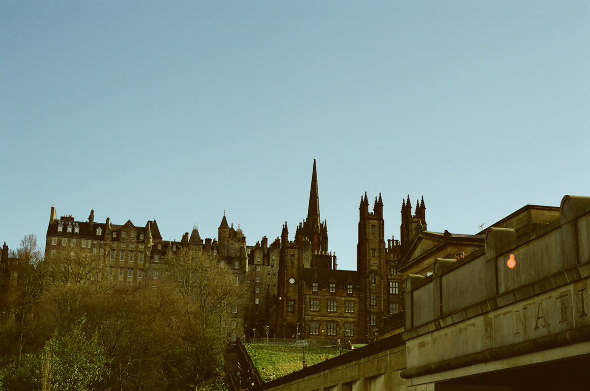 chulovescats's tweet photo. my edinburgh on film 😂 https://t.co/A4tljrHmAL