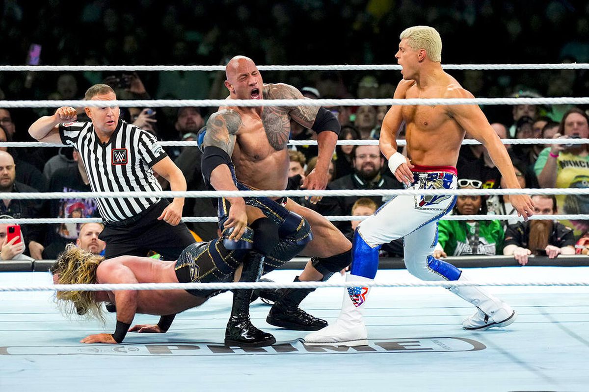 The Rock and Roman Reigns vs Cody Rhodes and Seth Rollins at WrestleMania was given ⭐⭐⭐⭐ (Source: Wrestling Observer Newsletter)