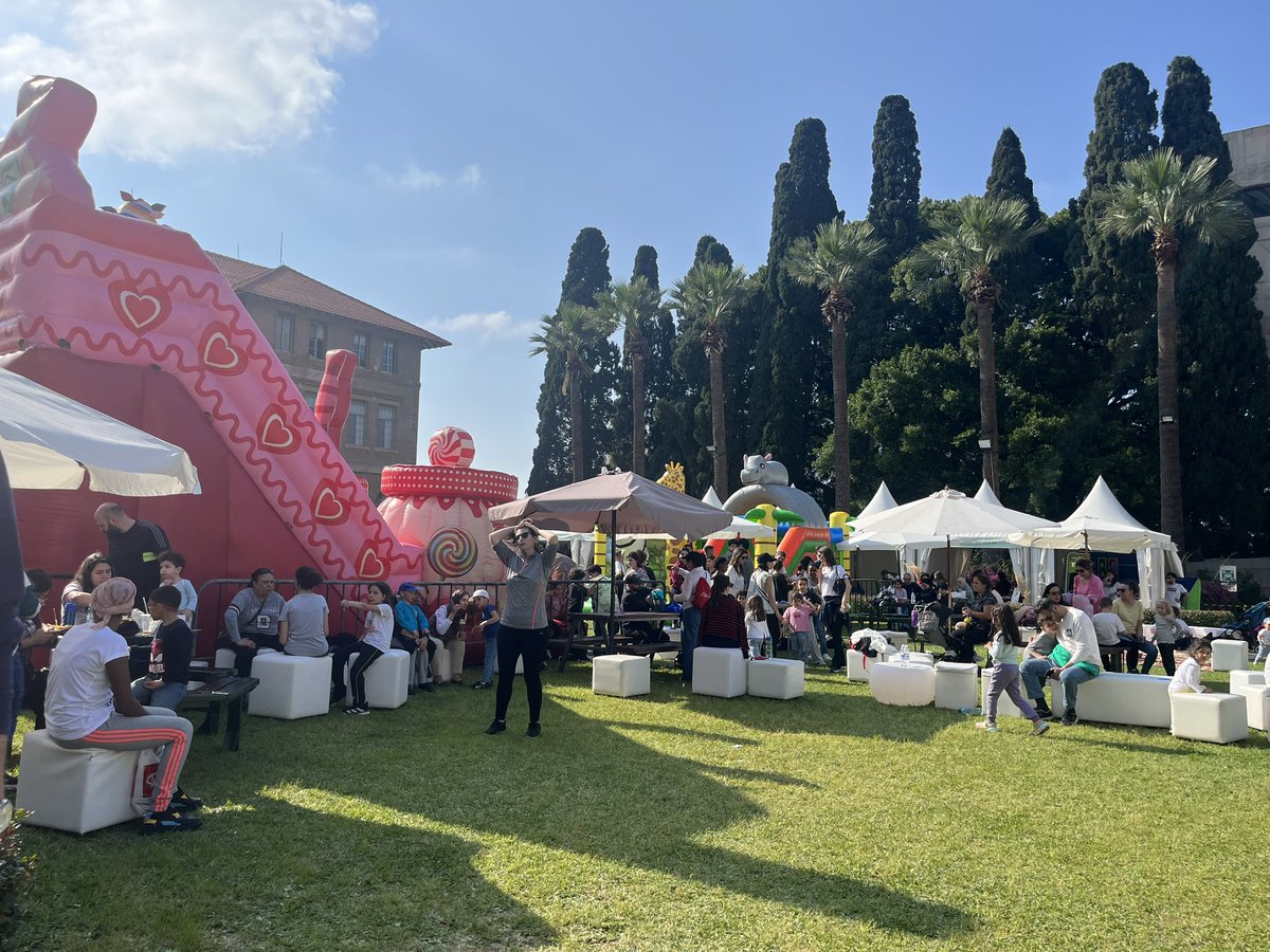 🌸 AUB Spring Fair in full bloom! 🌼 Join us for a weekend packed with fun activities. Check out the full program here : aub.edu.lb/Events/Pages/D… Don't miss out on the excitement!