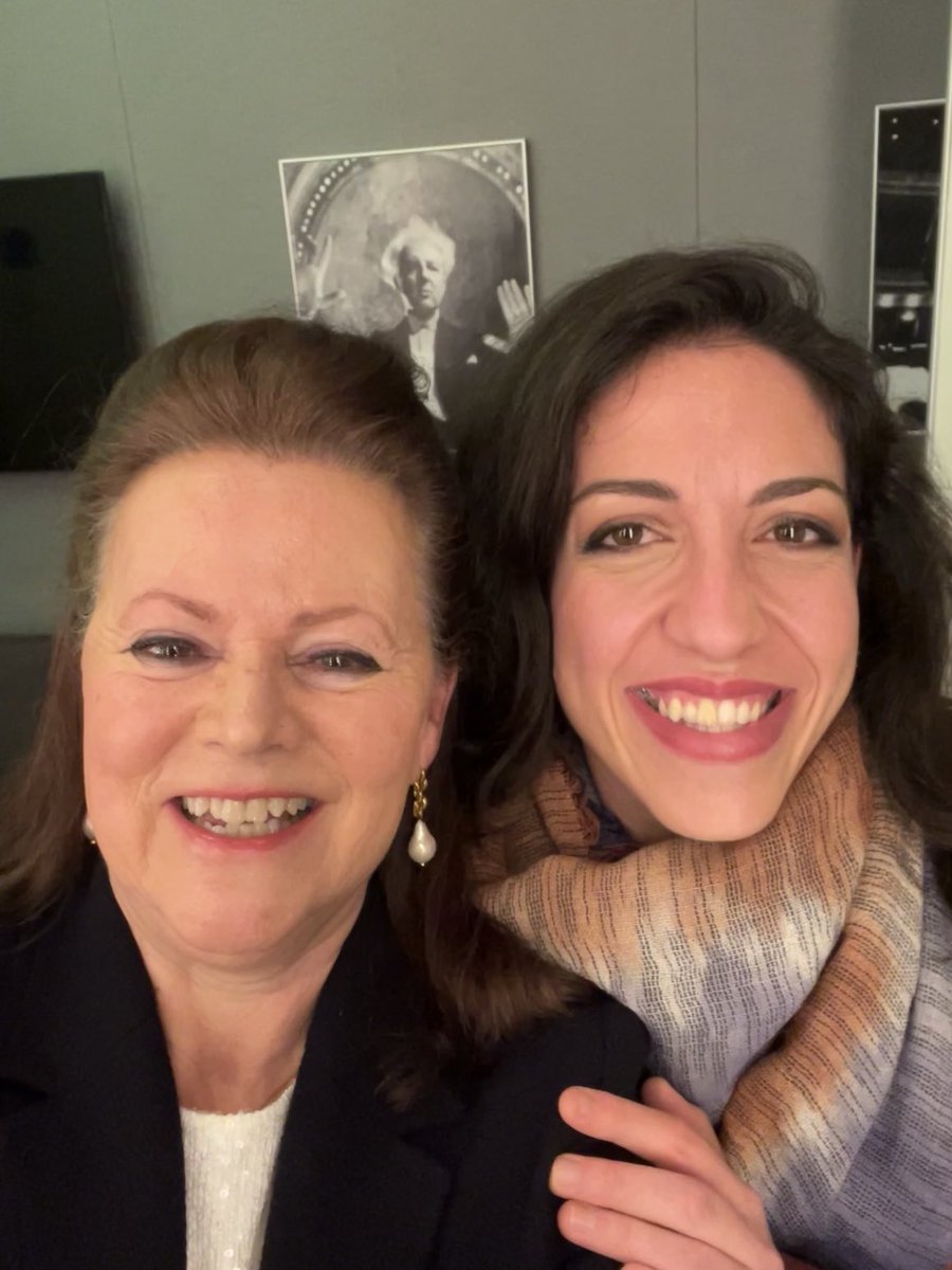 It’s always fun to meet colleagues on the road and was delighted to see the ever wonderful ⁦@BeatriceRana⁩ last night popping in to say hello. She’ll be performing Rachmaninoff’s 2nd Concerto 3 times at ⁦@carnegiehall⁩ 12-14 April…do go!