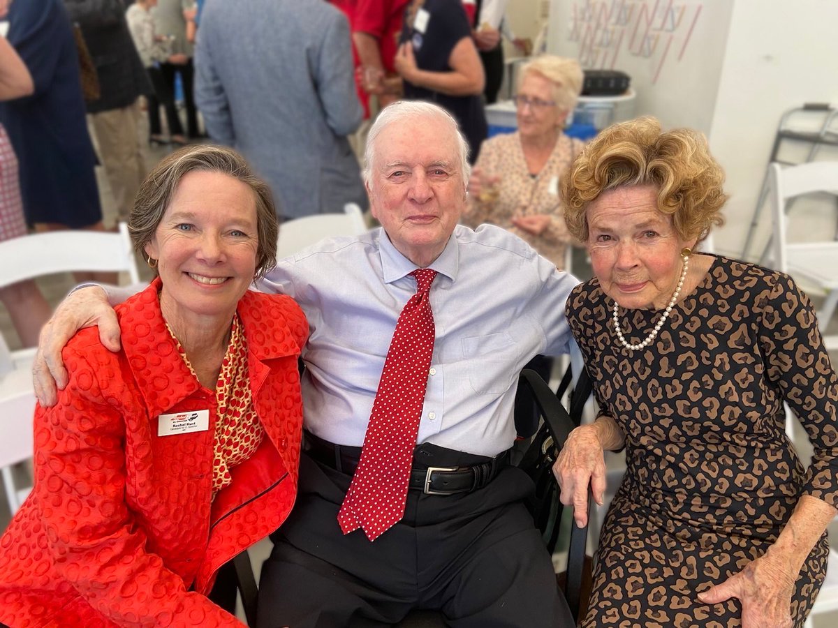 I’m so grateful to Governor Jim & Mrs. Carolyn Hunt for their decades of service to North Carolina, and to @huntfornc for continuing their legacy. I’m honored to be running alongside Senator Hunt so we can fight for our public schools and win back Governor Hunt’s home county.