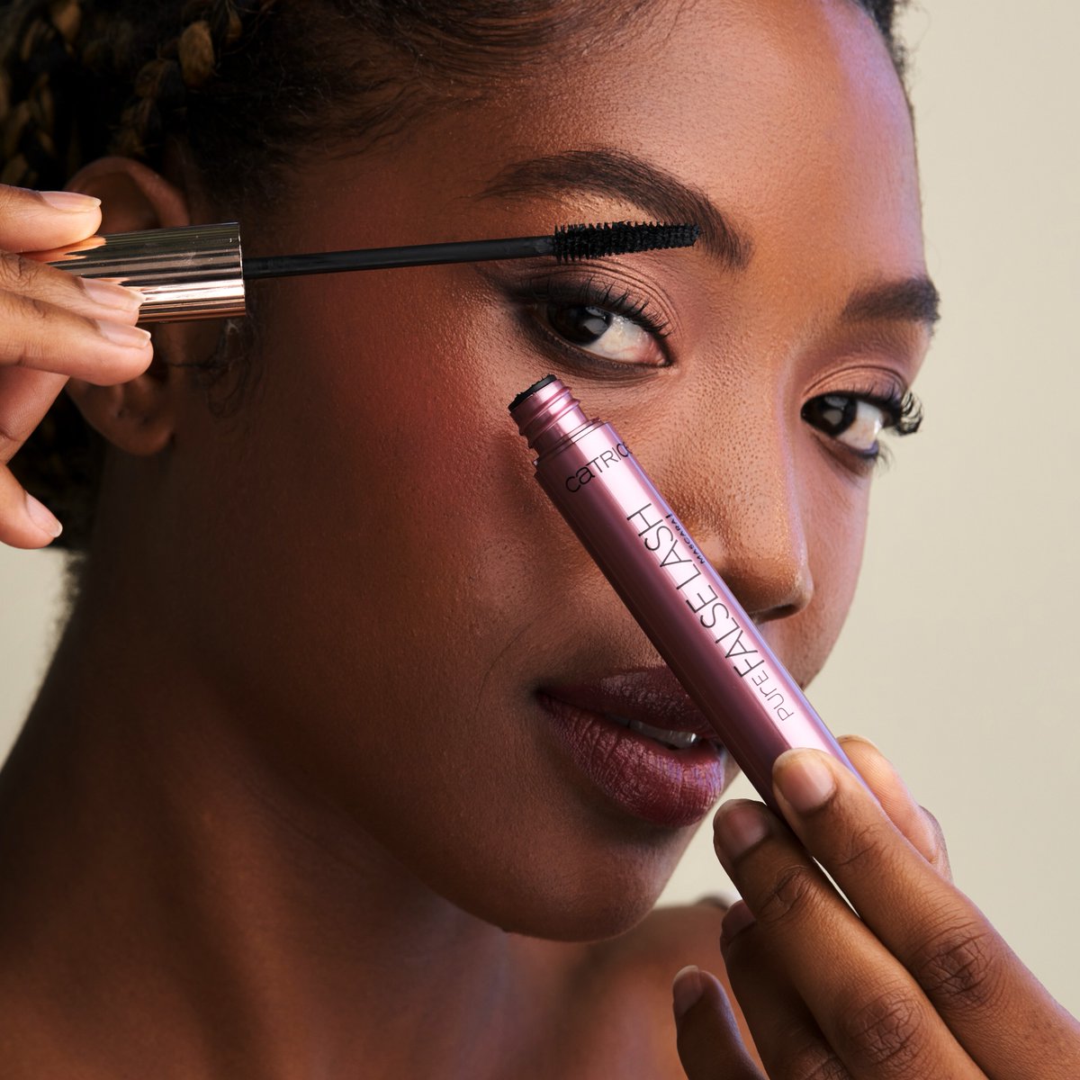 Instant drama, no falsies required! Pure False Lash Mascara works its magic in seconds, ensuring your lashes steal the spotlight for all the right reasons. ✨ Grab yours for R101 in-store and online @Clicks_SA 🤩🛒