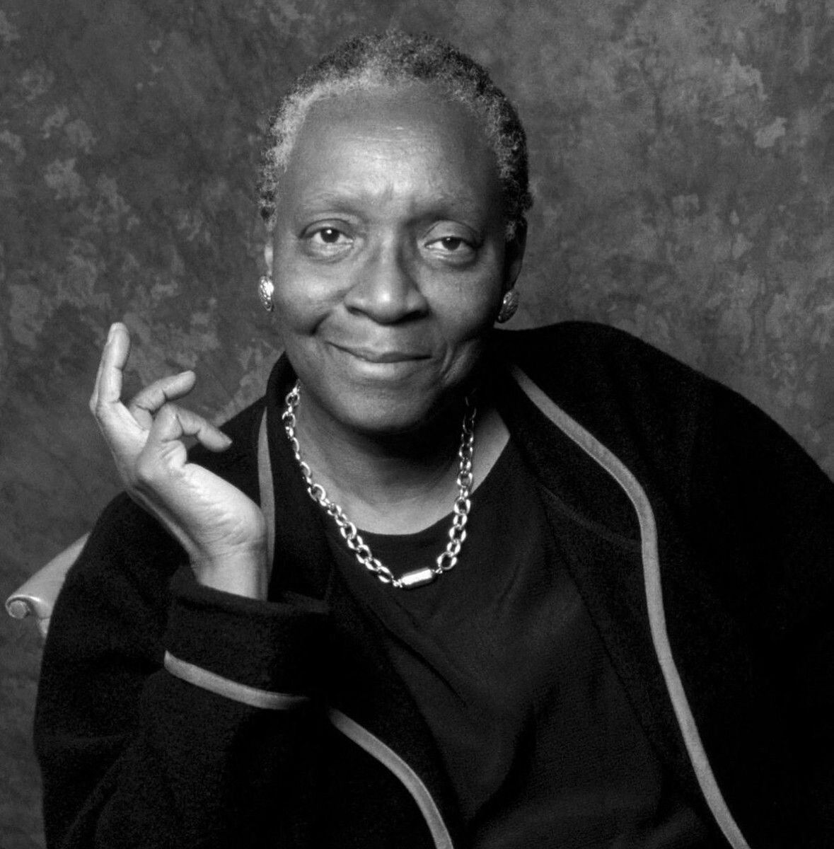 We are deeply saddened by the loss of the brilliant French-Guadeloupean writer Maryse Condé. She died on April 2, 2024, in the south of France at the age of 90. 🕊️ buff.ly/3JbsWB7