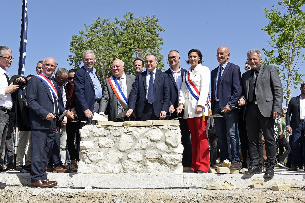 Solliès-Pont ce matin, cérémonie de la Pose de la 1ere pierre de la reconstruction de l'EHPAD public 'Félix Pey'. Un projet d'envergure mené par A.Garron #maire, projet très soutenu par @jlmasson83, Pdt du @Departement_Var : près de 3M€ de subvention.🧑‍🦳