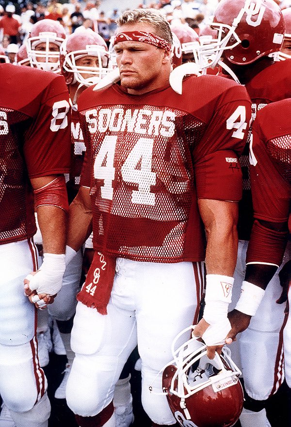 woerzyfbaby's tweet photo. Brian Boswroth and Rocky Calmus are considered to be the best 2 LBs to ever play in a Sooner uniform. Both won one national championship.

Who are you taking out of these two? https://t.co/rtjWL38jxO