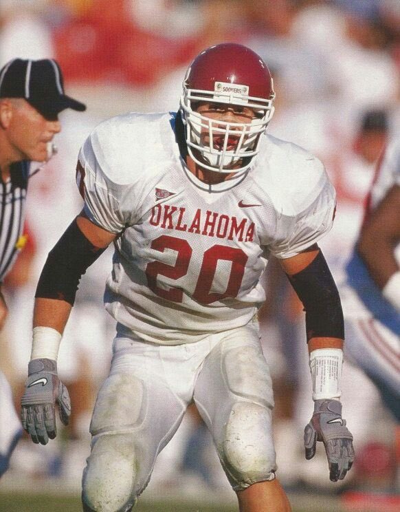 woerzyfbaby's tweet photo. Brian Boswroth and Rocky Calmus are considered to be the best 2 LBs to ever play in a Sooner uniform. Both won one national championship.

Who are you taking out of these two? https://t.co/rtjWL38jxO